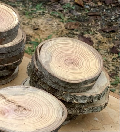 木の席札　隙間