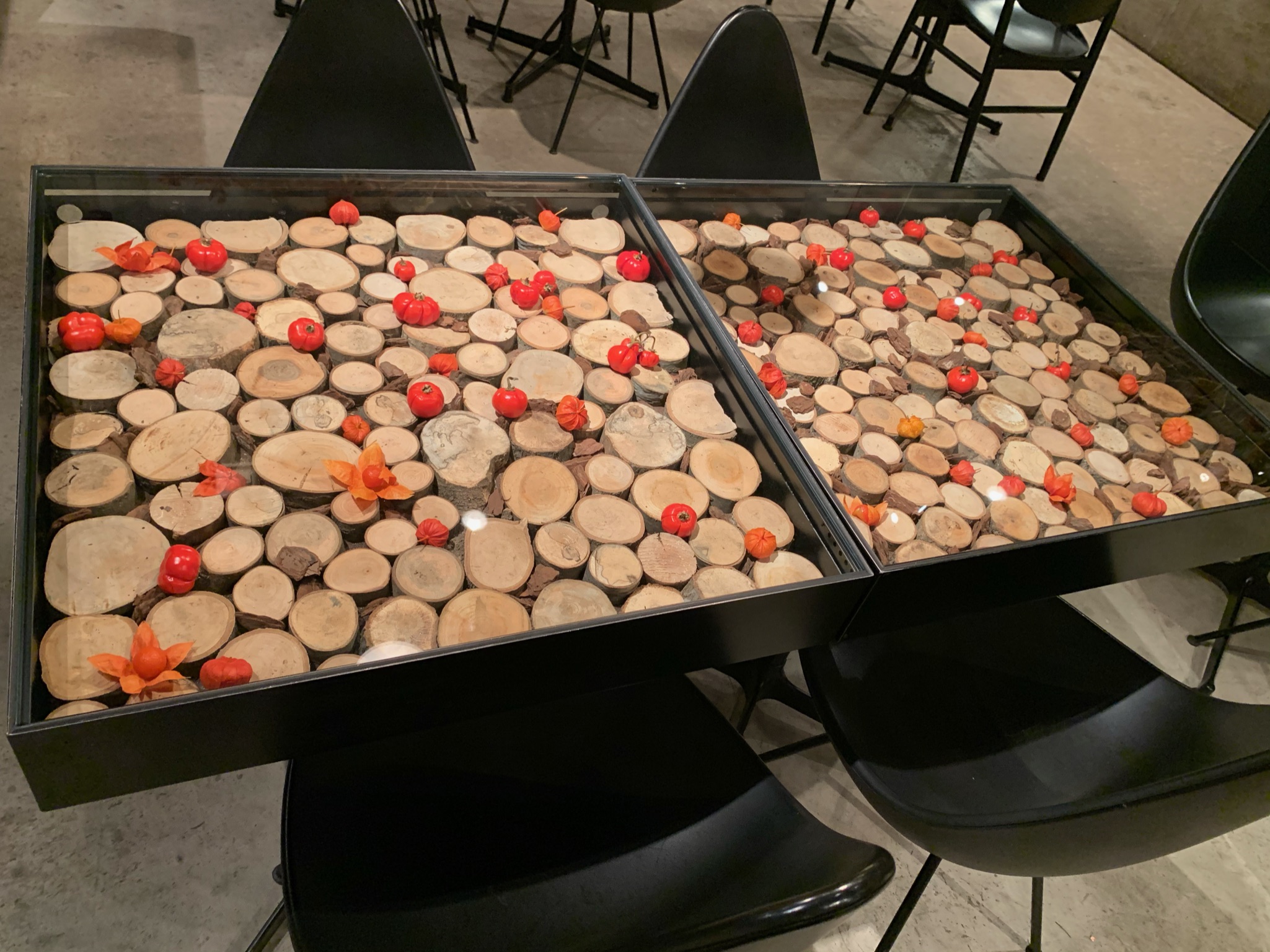 ニコライバーグマン テーブル